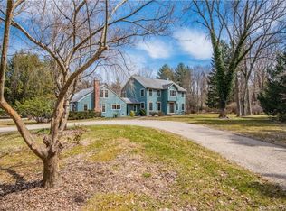 9 Pleasant St, Woodbury, CT 06798
