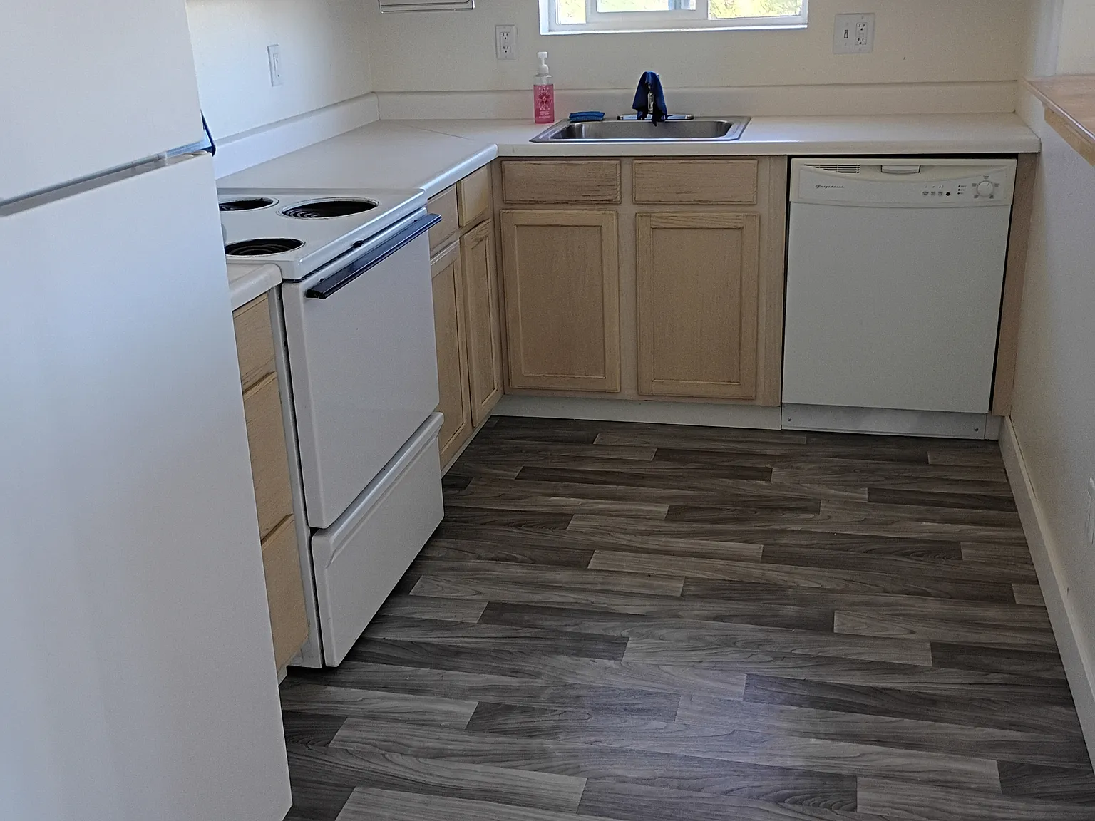 2 bed, 1.5 bath, 750 sqft, $1,150 — Photo 3