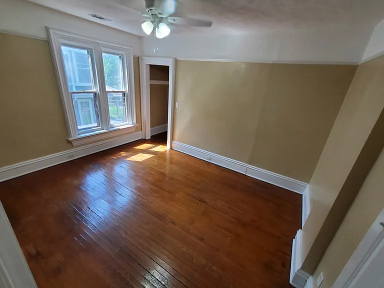 140 College Ave NE #4 — Photo 7