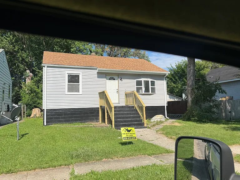 318 Dallas St — Photo 1