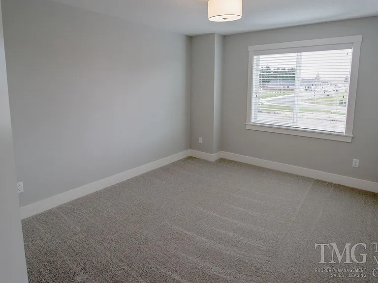 10816 NE 119th Pl — Photo 7