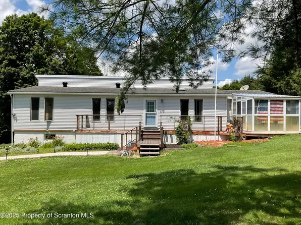 135 Spudeno Rd, Moscow, PA 18444