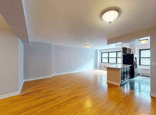 5th image of 301 E 47th St APT 4B