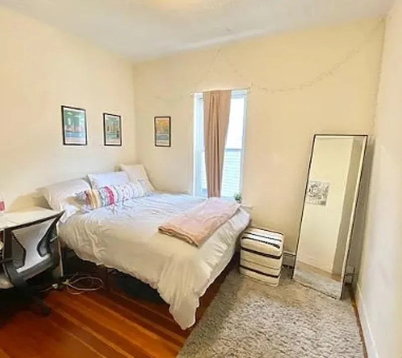 2-4 Darling St