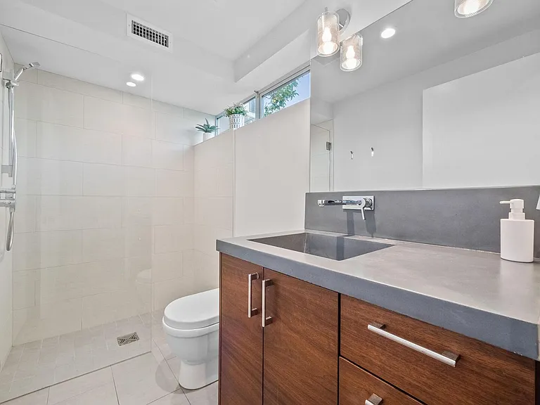 134 S Granados S — Photo 11