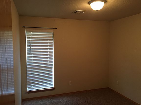 5th image of 895 Olde Town Dr