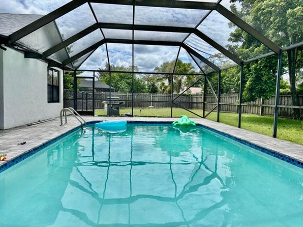 325 Knotty Wood Ln