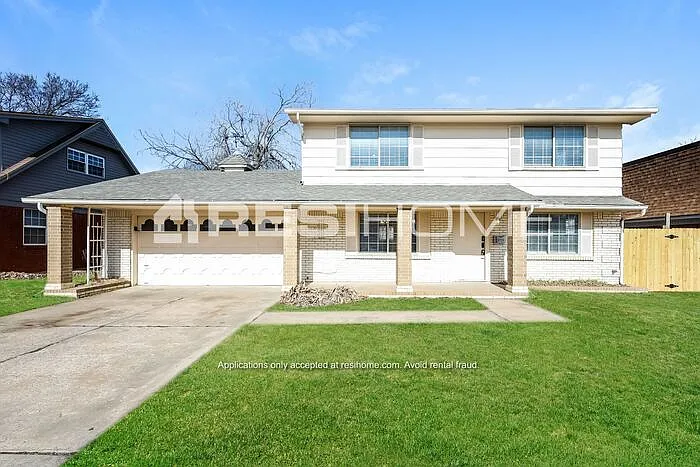 2229 Flair Dr — Photo 1