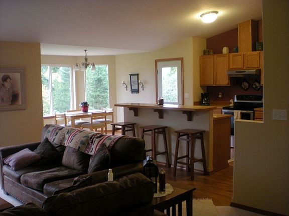 Great Room w/lake views