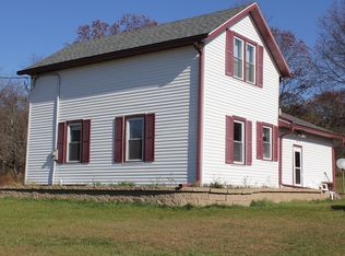 275 Freedom Ln, Oxford, WI 53952