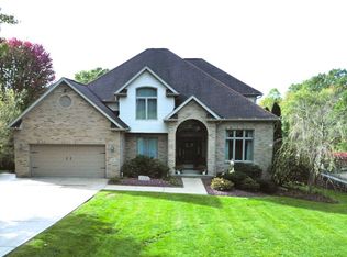 14 Glenmeade Rd, Greensburg, PA 15601