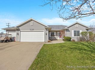 5595 Fieldstone Dr SW, Wyoming, MI 49418