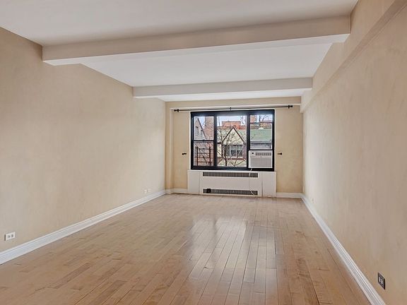 2nd image of 75 Park Ter E APT D31