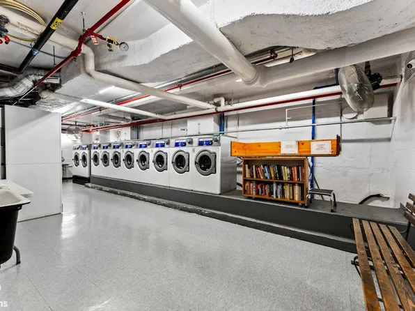 245 East 25th Street image 7 of 10