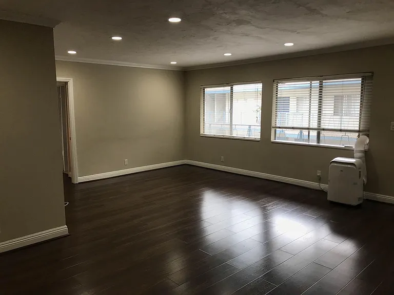 1126 N Central Ave #202 — Photo 20
