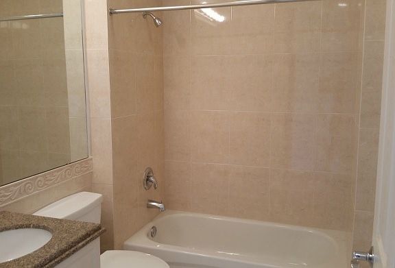 5th image of 10 Harbour Isle Dr E