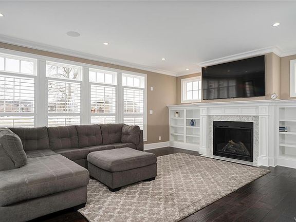 4th image of 5522 Meadowglen Dr