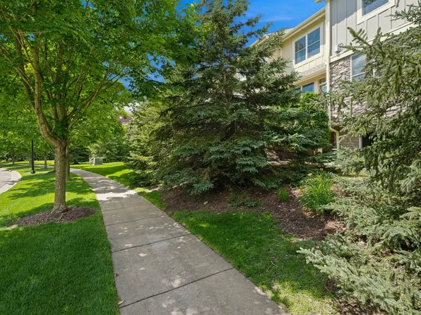 10736 Falling Water Ln Unit B, Woodbury, MN 55129