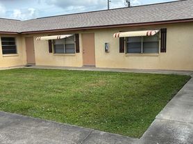 1109 SE 15th Pl, Cape Coral, FL