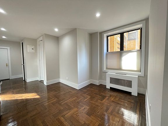 4th image of 855 Ocean Ave APT 1E