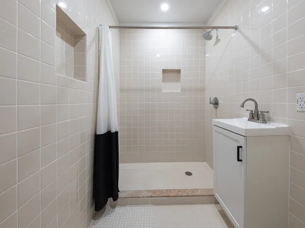 624 East 17th Street image 26 of 28