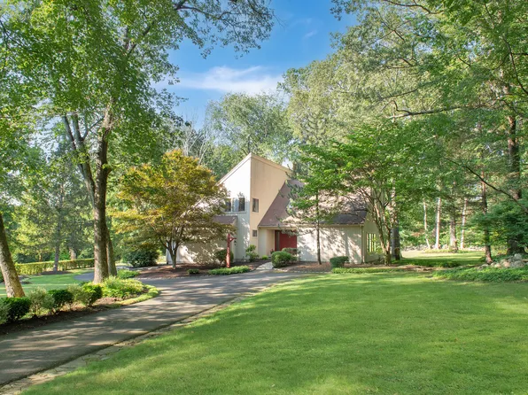 18 Mine Hill Road, Redding, CT 06896