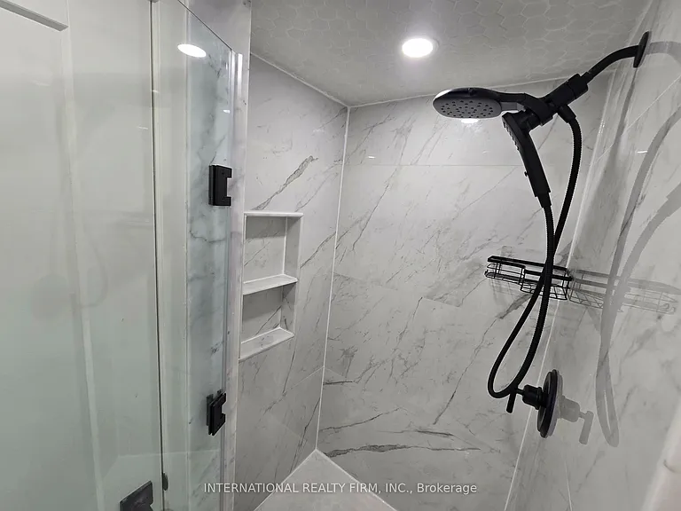 793 Dufferin St #UPPER — Photo 14