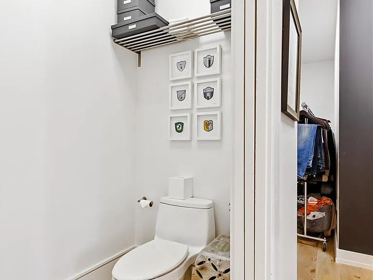206 11th St NE #502 — Photo 37