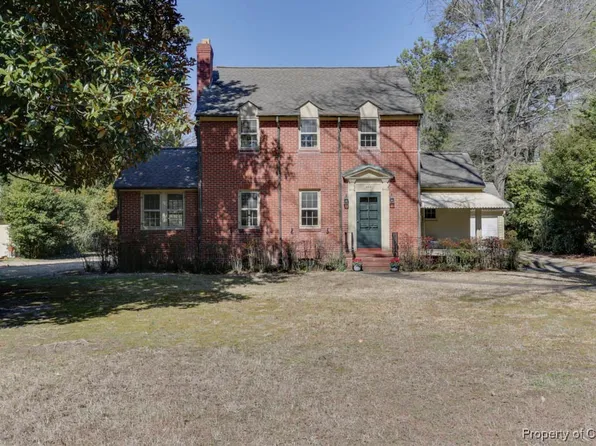 123 James River Dr, Newport News, VA 23601