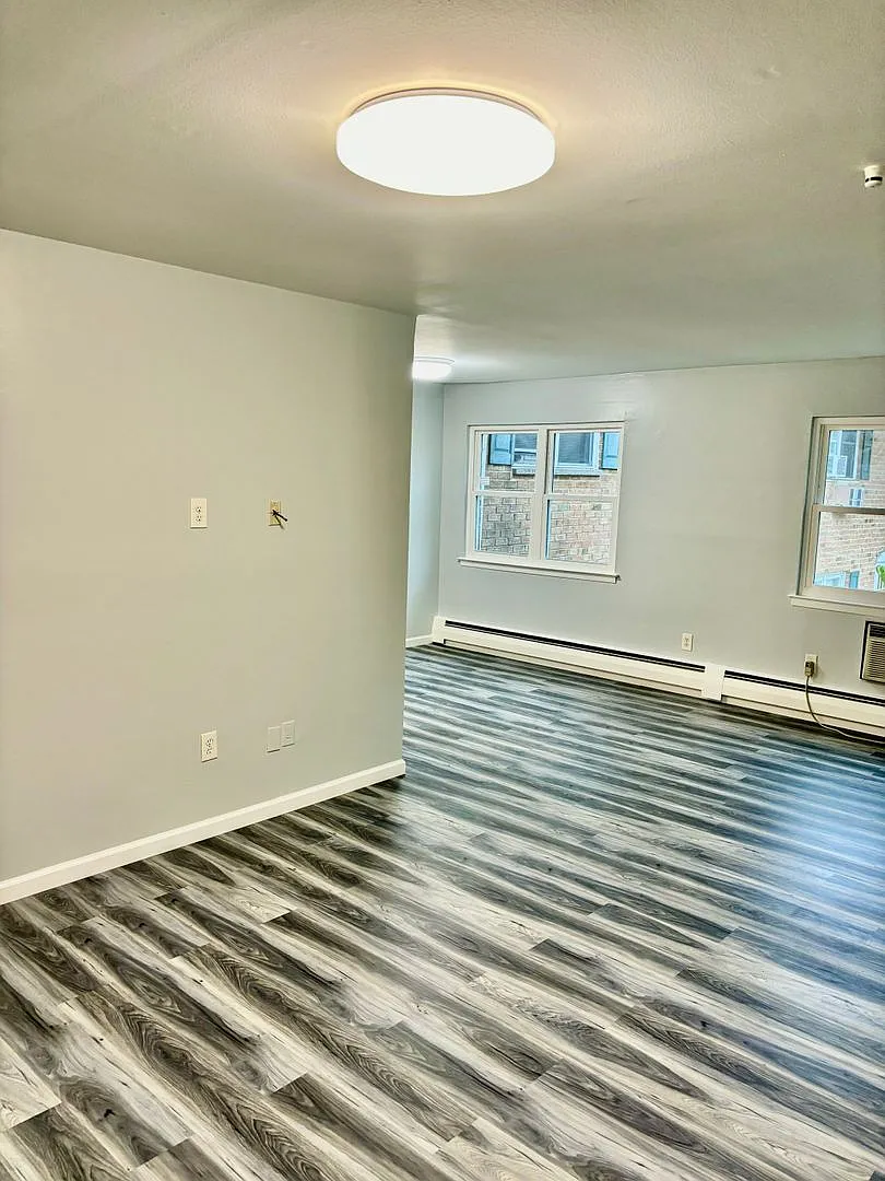1 bedroom Condo for Rent — Photo 3