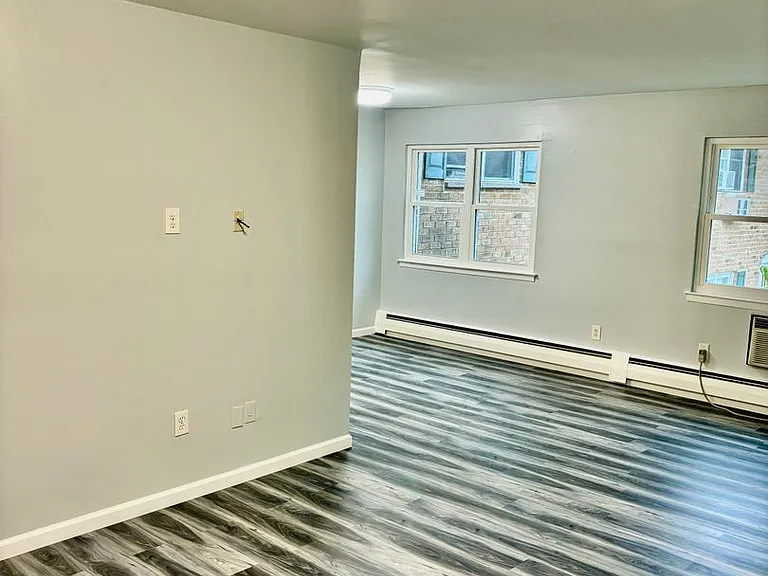 56 Manchester Ct #H — Photo 3