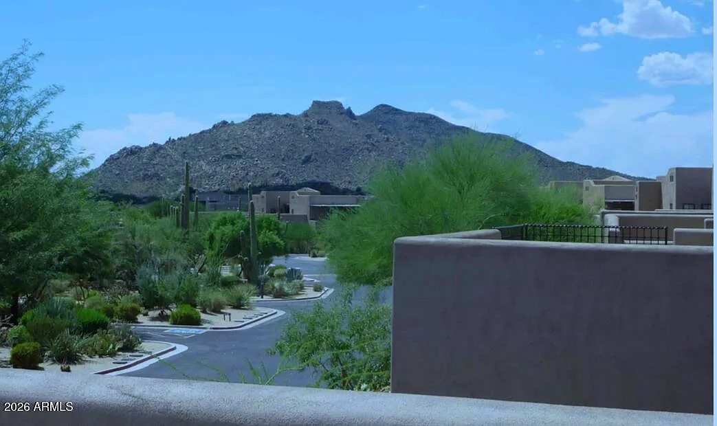 2 bed, 2.5 bath, 2100 sqft, $5,500 — Photo 2