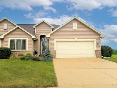 280 East Redding CIRCLE, Belgium, WI, 53004