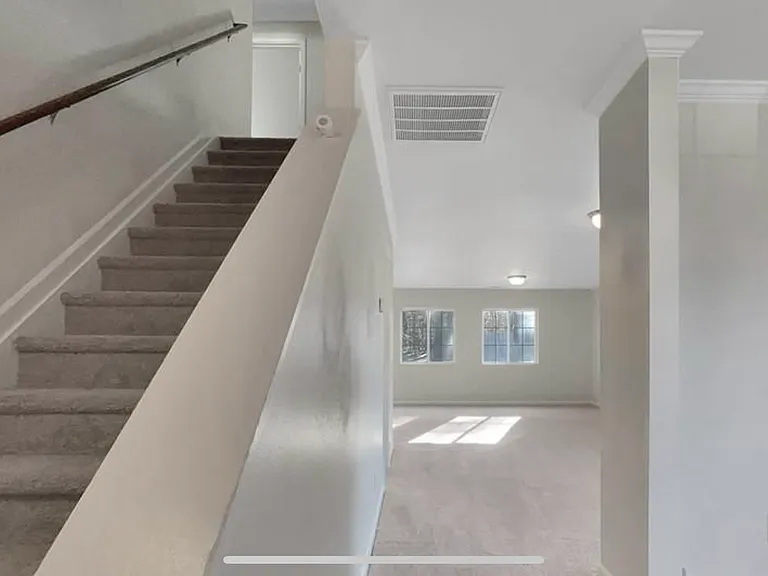 107 Walnut Crossing Dr — Photo 7