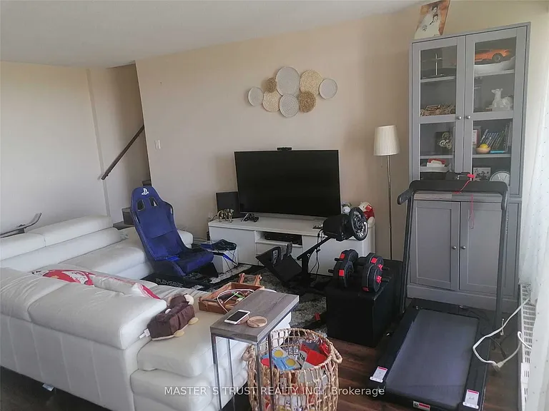 530 Lolita Gdns #1210 — Photo 7