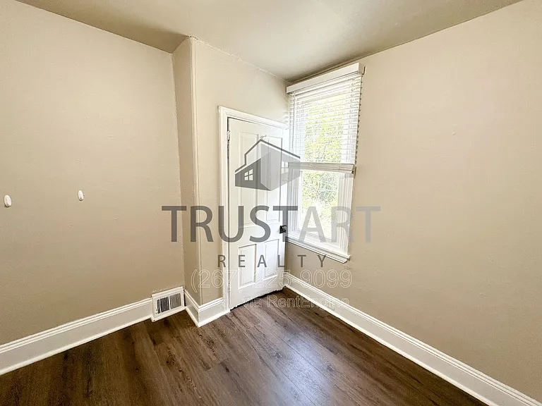 3885 Manor St #1 — Photo 9