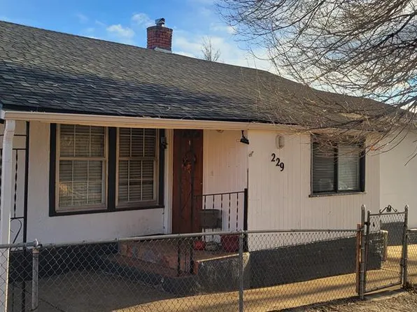 229 E Indiana Ave, Walsenburg, CO 81089