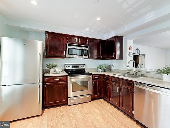 4th image of 6010 Sweet Pea Ct