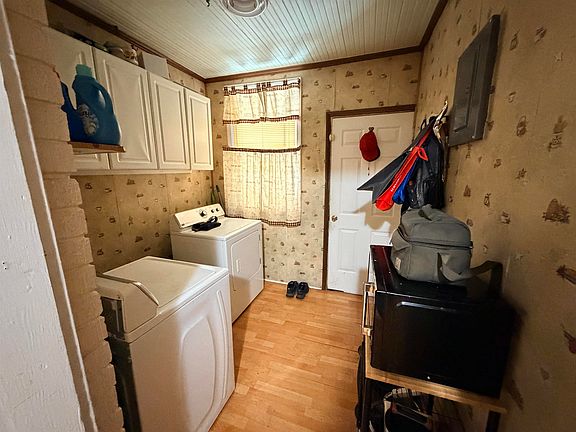 5th image of 1001 Johns Ct