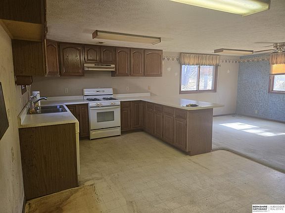 5th image of 301 1/2 Nevada St