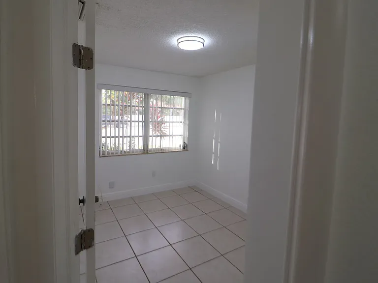 17045 NW 87th Ave — Photo 18