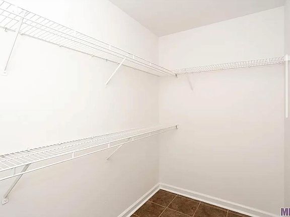 2nd image of 1360 Harwich Dr