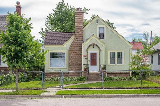 1st image of 2927 Logan Ave N