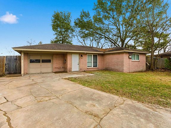 3rd image of 344 Pennington Dr