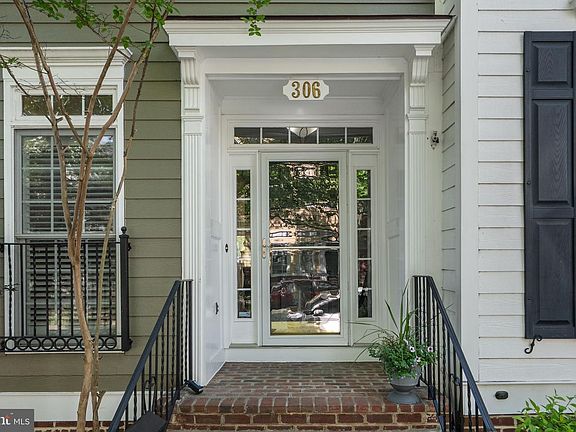 3rd image of 306 Hart Rd