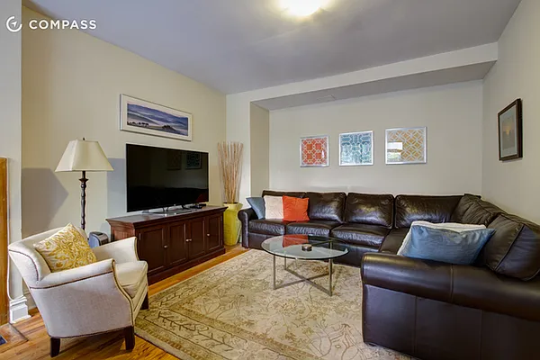 Rented by Compass | media 29