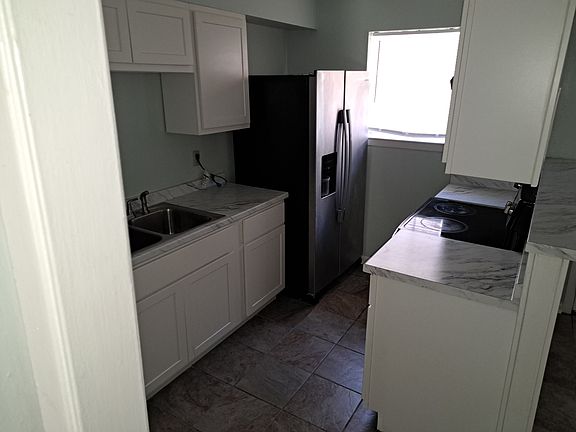 Kitchen Plenty of Cabinets for Storage