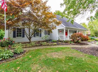 1362 Red Bush Ln, Macedonia, OH 44056