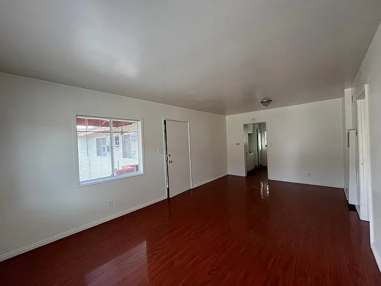 220 S Olive Ave #D — Photo 5