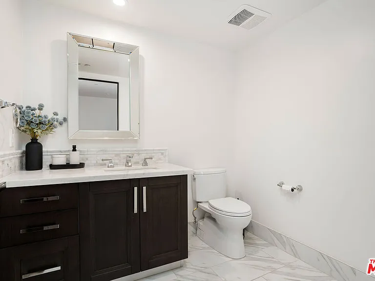 10523 Ashton Ave #301 — Photo 21